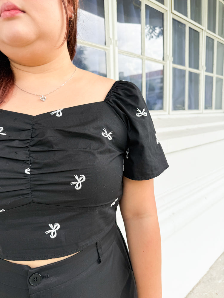 Molly Ribbon Embroidery Crop Top ( Black)