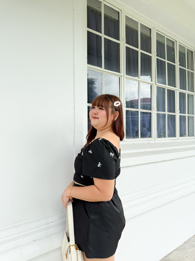 Molly Ribbon Embroidery Crop Top ( Black)
